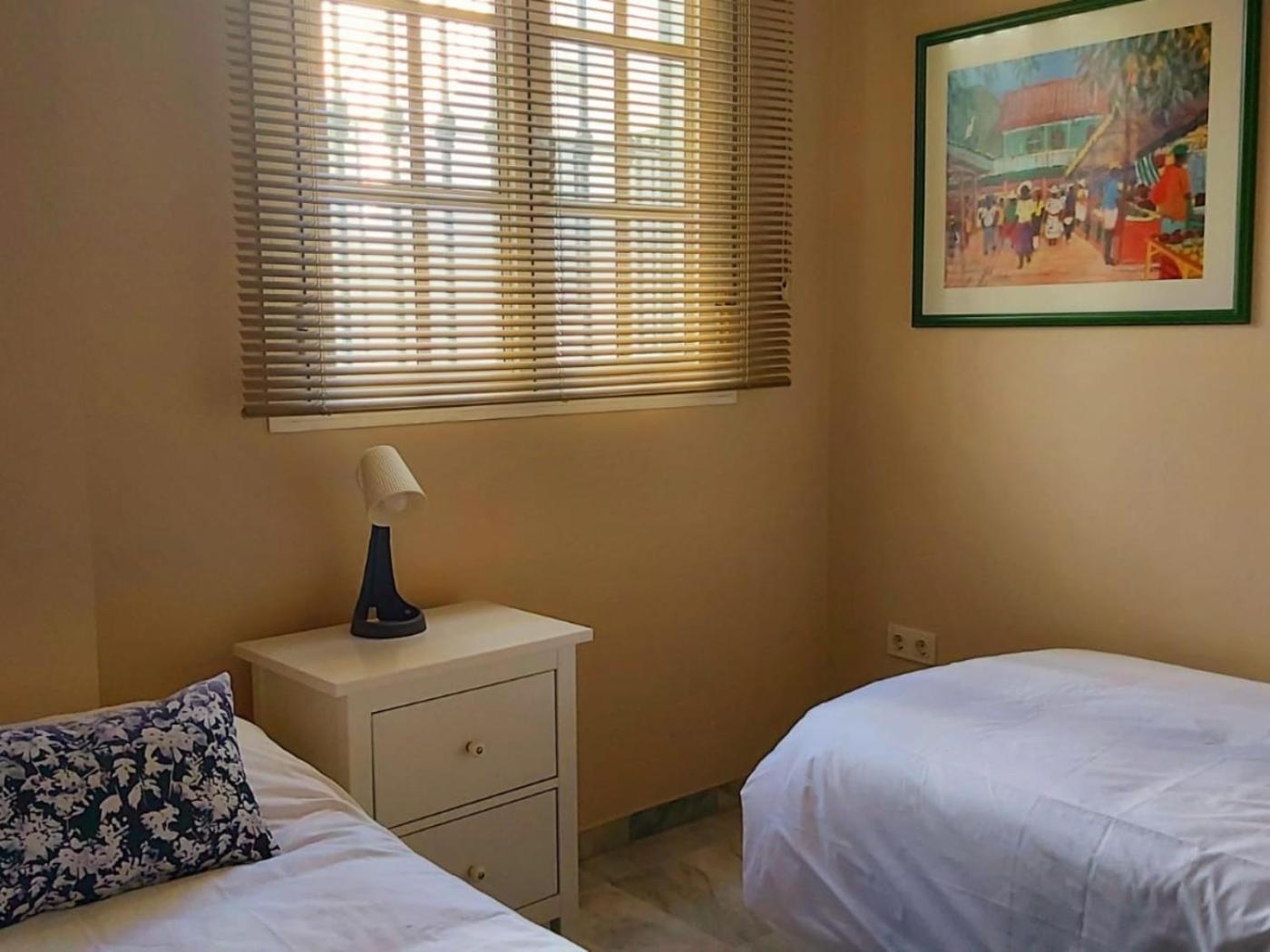 Junto A La Calle Betis: El Corazon De Triana Apartamento Sevilla